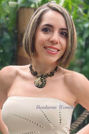 221253 - Angela Age: 47 - Colombia