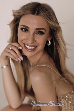 224353 - Anastasiia Age: 33 - Ukraine