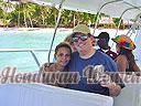cartagena-women-boat-1104-16
