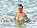 cartagena-women-boat-1104-33