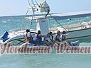 cartagena-women-boat-1104-41